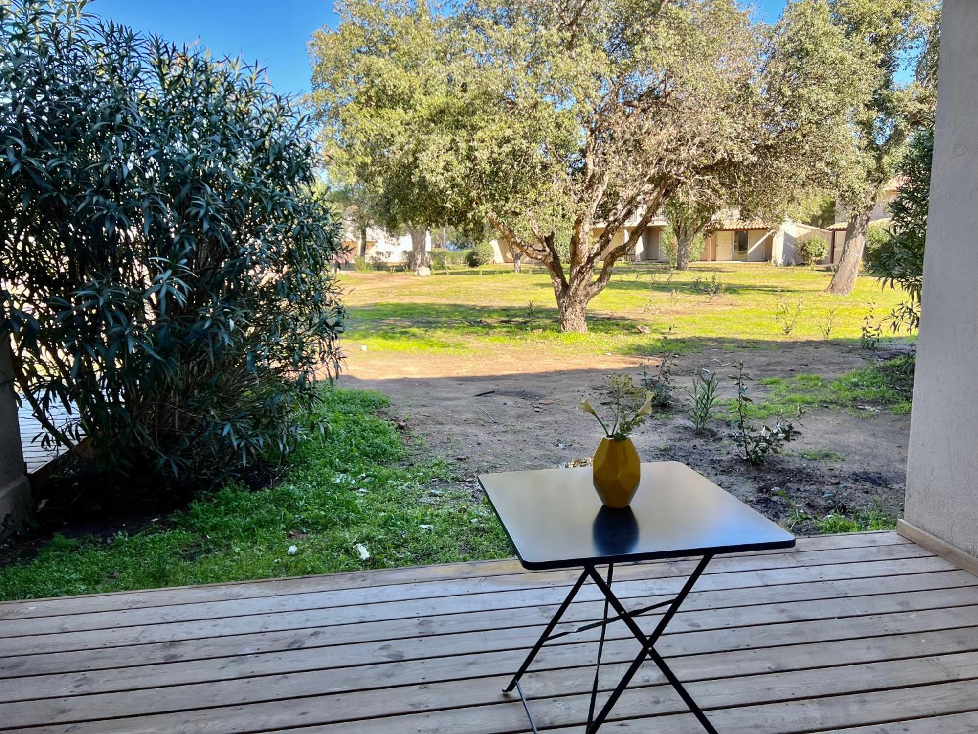 Fiori Di Cala Rossa Residence Hoteliere Леччи Екстериор снимка
