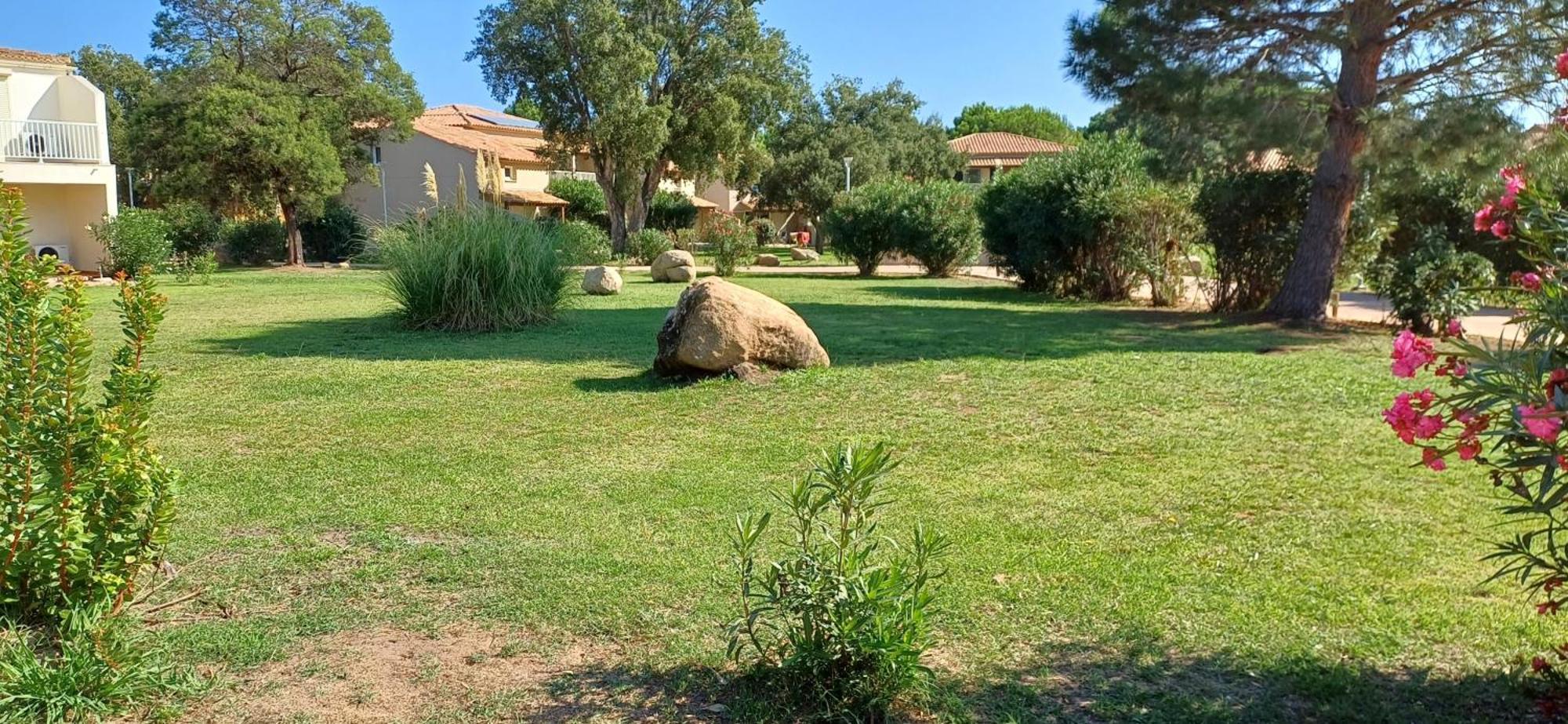 Fiori Di Cala Rossa Residence Hoteliere Леччи Екстериор снимка