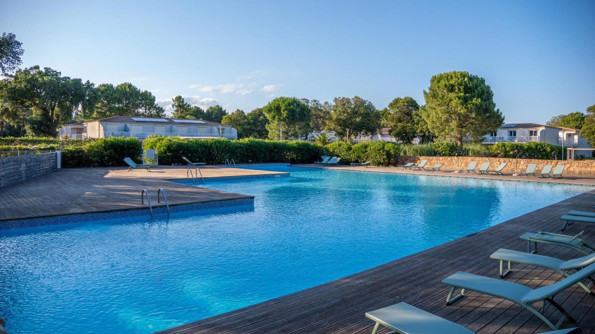 Fiori Di Cala Rossa Residence Hoteliere Леччи Екстериор снимка
