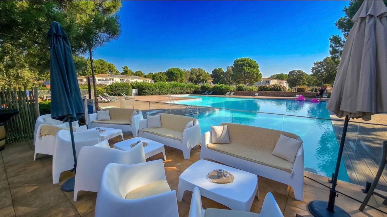 Fiori Di Cala Rossa Residence Hoteliere Леччи Екстериор снимка
